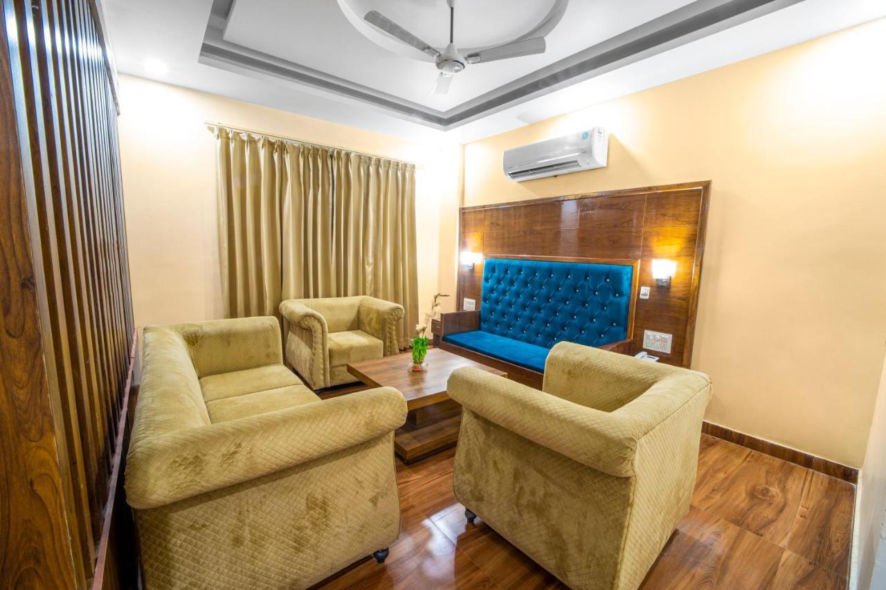 Hotel Divine Lakshmi Ganga リシケーシュ エクステリア 写真