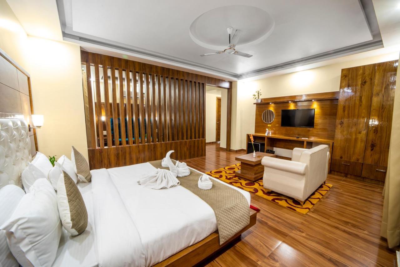 Hotel Divine Lakshmi Ganga リシケーシュ エクステリア 写真