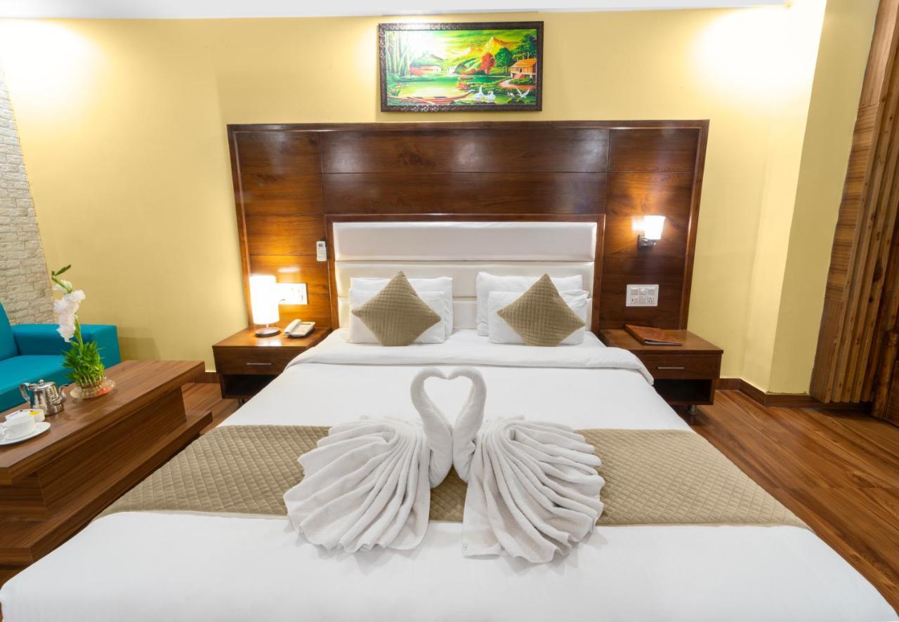 Hotel Divine Lakshmi Ganga リシケーシュ エクステリア 写真