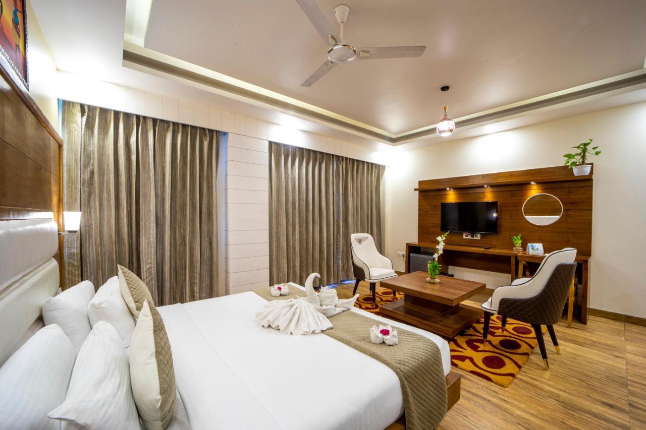 Hotel Divine Lakshmi Ganga リシケーシュ エクステリア 写真